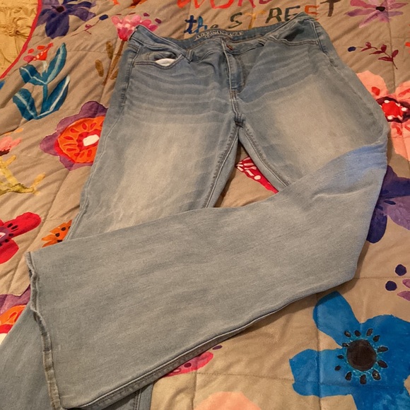 3 pair of American Eagle jeans.  1 Artist  Flair. 2 high rise Jegging 16 Long - Picture 3 of 11